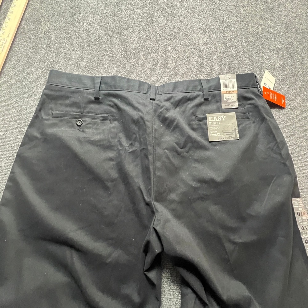 NEW w/tags Dockers Mens Easy Khaki D3 Classic Fit Flat Front Pants Black 42x30 - Picture 12 of 13